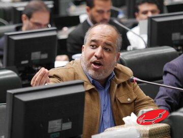 انتقاد خضریان از اهدای جایزه صلح فیفا به ترامپ: آمریکا با اقدامات غیراخلاقی به دنبال حاشیهسازی برای تیم ملی است