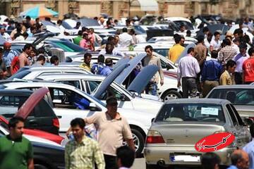 علت افزایش سرسام آور قیمت خودرو/ موتمنی: بازار خودرو رها شده است