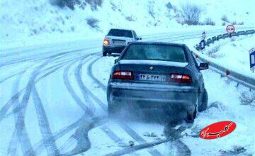 بارش باران و برف در محورهای ۱۰ استان/ ترافیک نیمهسنگین در ۳ آزادراه