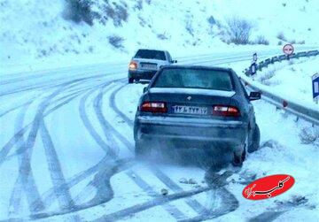 بارش باران و برف در محورهای ۱۰ استان/ ترافیک نیمهسنگین در ۳ آزادراه