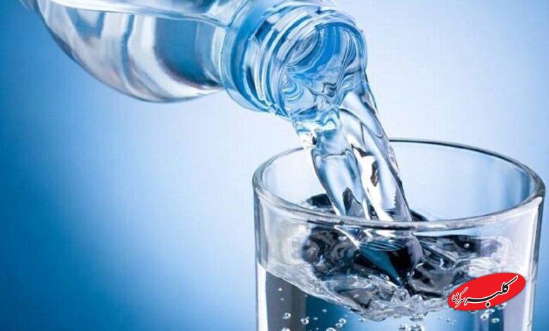 نوشیدن بیش از حد آب چه بلایی سر بدن میآورد؟