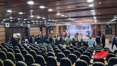 عکس سخنرانی جبلی برای صندلی‌های خالی وایرال شد!