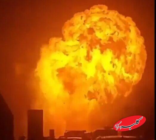 کامیون گاز مایع وسط بزرگراه تصادف کرد و منفجر شد! +ویدیو