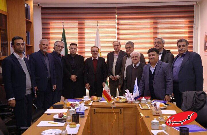 رئیس زاده: بیمهها باید قیمت واقعی ویزیت پزشکان را بپردازند