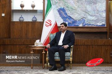 ماجرای خبر توهین به رئیسی در جلسهای با حضور پزشکیان چیست؟/ مخبر انتقاد کرد
