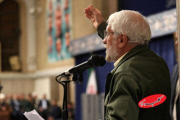 وقتی صادق آهنگران برای هدیه روز زن طلای همسرش را فروخت!