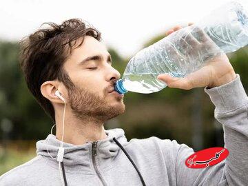 نوشیدن بیش از حد آب چه عوارضی برای بدن دارد؟
