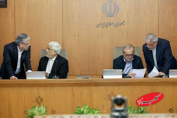 روزنامه اصولگرا: دشمن بدنبال ایجاد آشوب و اعتراض در داخل کشور است/ کمک به دولت زمینه این اتفاق را از بین می برد