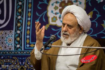 آقای شیخ حسین انصاریان! حرف های اخلاقی 1402 شما را باور کنیم یا توهین های 1404 تان را ؟!