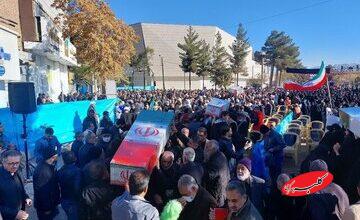 روزنامه اصولگرا: بعد از جنگ12روزه رادیکالها جای خدا نشسته اند و برای شهدای این جنگ تعیین تکلیف می کنند/ رسانه ملی هنوز دنبال ایده مخاطب 10درصدی است