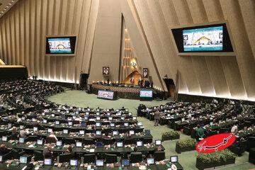 نماینده ملایر: فرهنگ را کوچک کنیم، کشور را بی‌دفاع کرده‌ایم