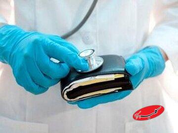 روایت عضو پیشین هیات مدیره نظام پزشکی؛ پزشک برای عمل زیبایی علاوه بر پول جراحی، گردنبند طلای زن را هم گرفته بود/ تا ۵۰۰ میلیون هم زیرمیزی می‌گیرند