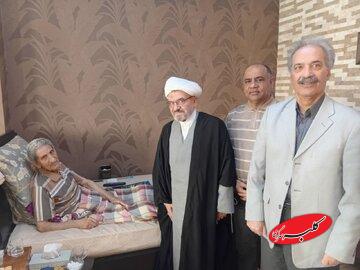 عیادت نماینده رهبری از پیشکسوت «اطلاعات» در آستانه صدسالگی روزنامه