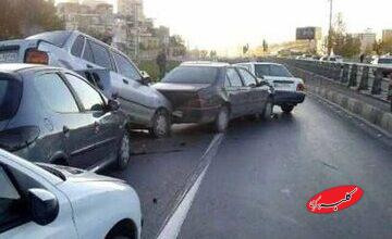 تصادف زنجیرهای دو پراید، یک وانت، یک سمند و یک پژوی ۲۰۶ در اتوبان امامعلی/ چند نفر مصدوم شدند