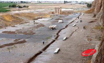 نقش‌رستم در محاصره فرونشست؛ آرامگاه‌های هخامنشی امن، اما کعبه زرتشت در خطر