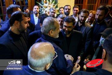 حضور مقامات فعلی و گذشته دولت در مراسم ترحیم همسر و فرزندان سقاب اصفهانی/ قالیباف همنشین صالحی شد/ جهانگیری کنار عارف/ منصوری هم بود+تصاویر