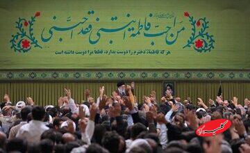 مداح معروف در صف اول دیدار با رهبر انقلاب + عکس