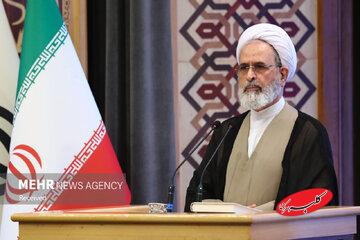 امام جمعه قم:نگاه اسلام به ساختار زن، مرد و نهاد خانواده یک نظریه مستحکم است/ تصور اینکه فشارها جریان مقاومت را ضعیف می کند، توهم است