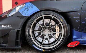 چرا برخی خودروها از ترمزهای سرامیکی استفاده میکنند؟