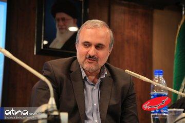 محمد ناصر حقیقت به سوگ مادرش نشست