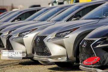 لامبورگینیسواران و پورشهسواران اینگونه از صف سهمیه بنزین یارانهای اخراج شدند/ جزییات تصمیم دولت برای برای حذف سهمیه بنزین چند خودروییها اعلام شد