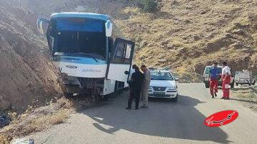 اتوبوس باز هم حادثهساز شد/ ۱۵ مصدوم