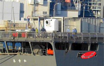 سلاح لیزری روی ناو جنگی آماده شلیک شد / چه چیزی را هدف گرفته است؟