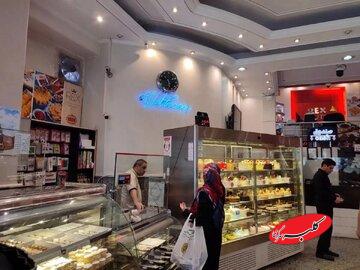 خرید شیرینی نصف شد/ بهرهمند: روغن را ۱.۵ میلیون تومان میخریدیم، یکباره ۴ میلیون تومان شده، آیا میشود قیمت شیرینی افزایش پیدا نکند؟