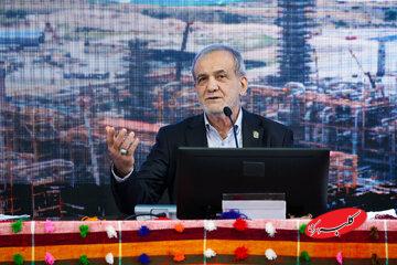 پزشکیان:ما وارث ناترازی هستیم نه عامل آن/ هر خودرو ماهانه نزدیک به هشت تا ۹ میلیون تومان سهمیه میگیرد اما...