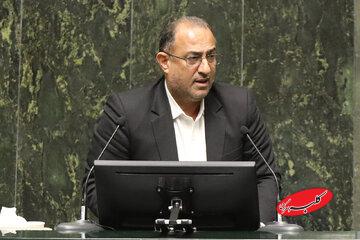 افشاگری یک نماینده مجلس درباره پیشنهاد دولت درباره افزایش حقوق؛ این نقض قانون و وهن مجلس است/ تهدید پزشکیان به استیضاح؛ وزرای ناکارآمد را برکنار کن!