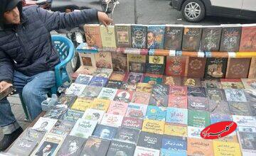 قاچاقچیان کتاب در جامعه جولان میدهند/ ناشران پشت دیوار سانسور