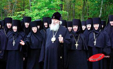 چرا مریم مقدس در نقاشیها بیحجاب است اما اسلام پوشش را واجب میداند؟