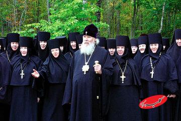 چرا مریم مقدس در نقاشیها بیحجاب است اما اسلام پوشش را واجب میداند؟