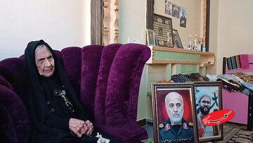 ناگفته های مادر سرلشکر رشید از فرزندش/ از همه بچههام بیشتر دوستش داشتم/ اگر میدانستم شهید میشود، بیشتر بغلش میکردم، بیشتر میبوسیدمش...