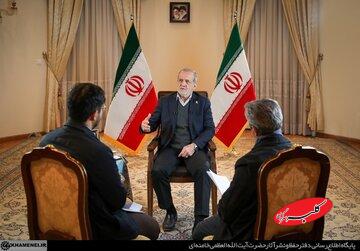 مصاحبه مهم پزشکیان با سایت رهبری؛ در سال ۱۴۰۱ اتّفاقی افتاد امّا در ۱۴۰۴ همه در خیابان گفتند جان ما فدای رهبر/ رئیس جمهور چه ساعتی بیدار می شود؟