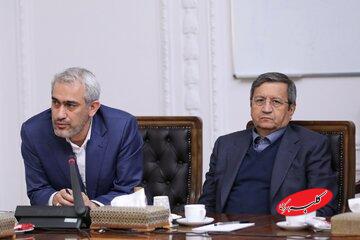 نخستین تصویر از همتی در کنار وزیر اقتصاد در نشست رئیس جمهور + عکس