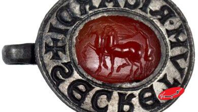 نگین ۲ هزار ساله