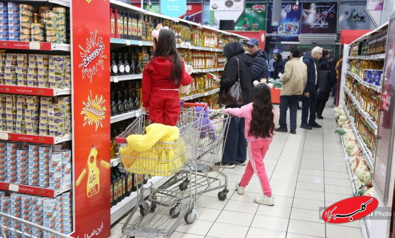 خرید مردم از فروشگاه شهروند