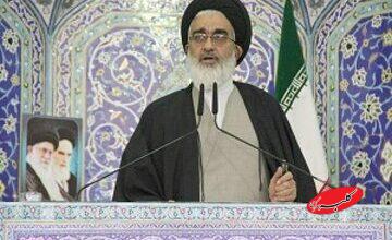 امام جمعه قم: ترامپ میداند ورود به جنگ با ایران آغاز مسیری است که پایان آن قابل مهار نیست/ ملت ایران در بزنگاهها منسجمتر میشود