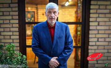 حقیقتپور: تندروها روزانه ۵۰۰ میلیون دلار به کشور ضرر زدند و هزینه زندگی در جمهوری اسلامی را بالا بردند/ با اجازه چه کسی سفارت عربستان را آتش زدند؟