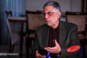 انتقاد کرباسچی از پزشکیان؛ هم میهن در ماجرای ۱۴۰۱ و بازداشت خبرنگار، یک روزهم تعطیل نشد/ حداقل ۱۰۰ نفر بیکار شدند