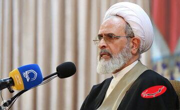 تاکید امام جمعه قم بر لزوم شنیده شدن اعتراضات و صدای مردم / سوءاستفاده از این مطالبات برای آشوب، ناامنی و کمک به دشمنان مردود و غیرقابل پذیرش است