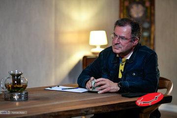 سینماگران مثل سایر مردم معترضاند اما جشنواره چهلوچند ساله خود را تنها نمیگذارند