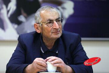 روایت زیباکلام از اشتباه برجستهسازی سیاسی مفهوم «مستضعفین» بعد از انقلاب؛ فقر به ارزش و ثروت به ضد ارزش تبدیل شد