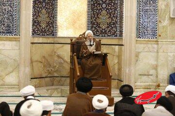 تأکید بر جایگاه دعا و اعتکاف در ماه رجب / علمِ حقیقی باید از درون بجوشد، نه اینکه فقط در حافظه انباشته شود