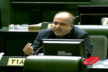 نماینده جبهه پایداری پای علی دایی را به صحن مجلس باز کرد/ ادعای خضریان؛ عینکهای ۶ میلیونی پتروشیمی خلیج فارس برای پرسنل؛ ۱۵ میلیارد تومان هزینه شد