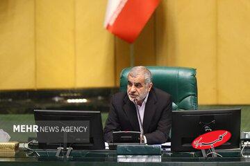 شعار در مجلس: آذربایجان شرف دی، پهلوی بیشرف دی