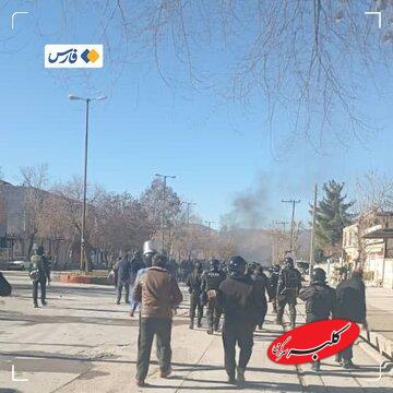 روایت خبرگزاری «فارس» از تجمعات امروز و وضعیت فعلی لردگان؛ شهر آرام است/ چندین زخمی و دو کشته در درگیریهای امروز لردگان