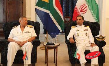 فرمانده ناوگروه ۱۰۳ نداجا با فرمانده نیروی دریایی آفریقای جنوبی دیدار کرد