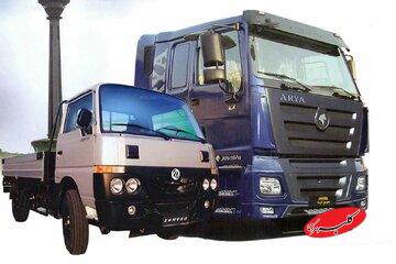 وقتی بنز نارنجی و نیسان آبی بیدماغ شدند / عکس